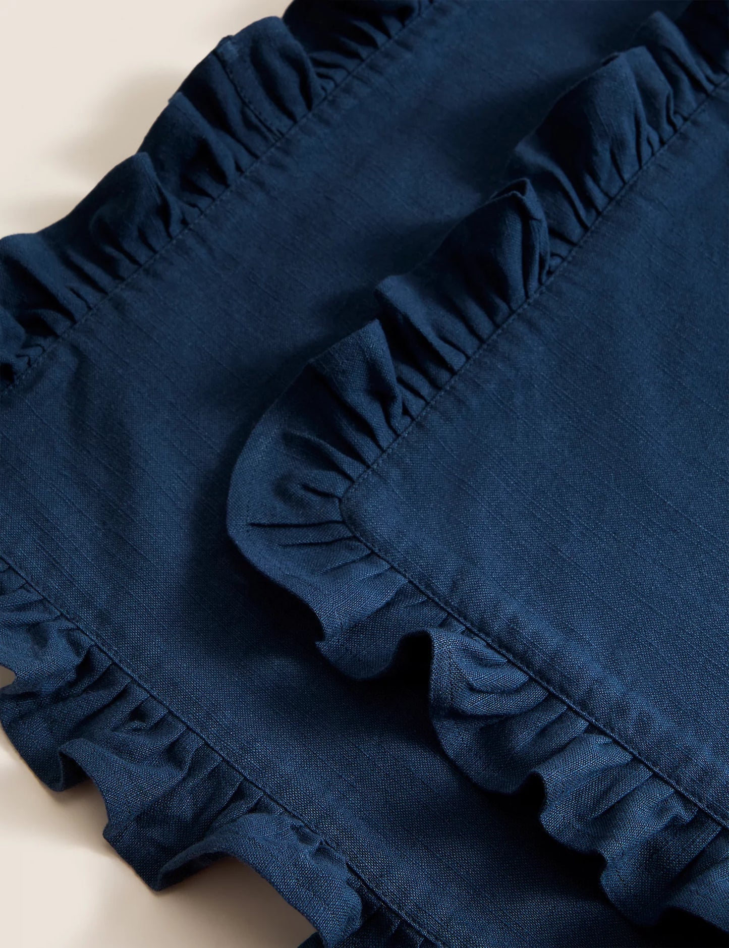 Set of 2 Cotton Ruffle Placemats