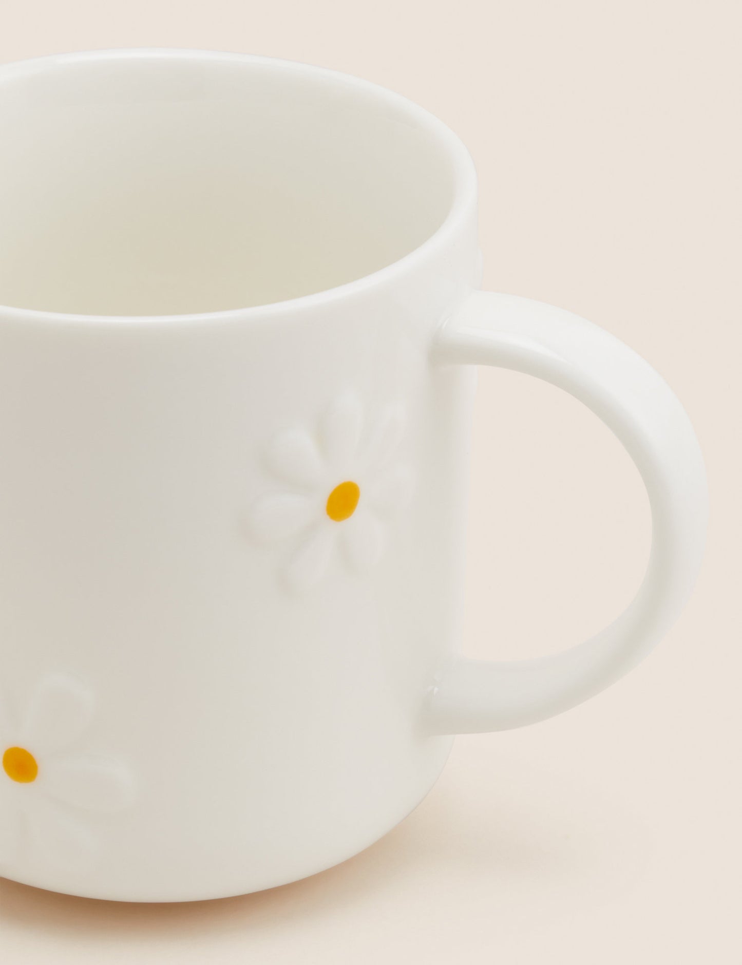 Embossed Daisy Mug