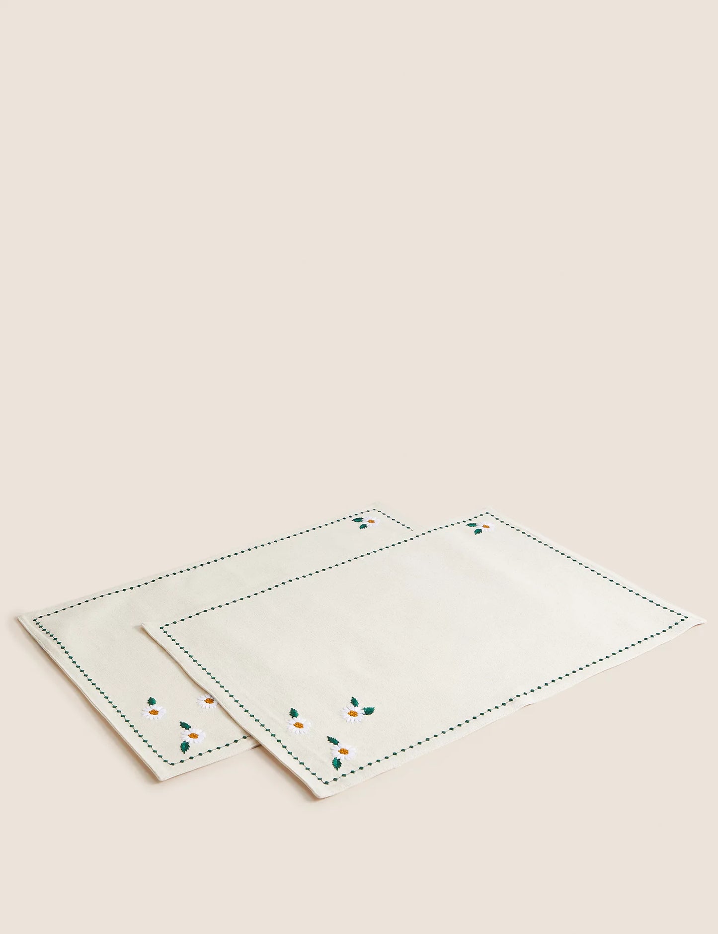Set of 2 Cotton Daisy Placemats