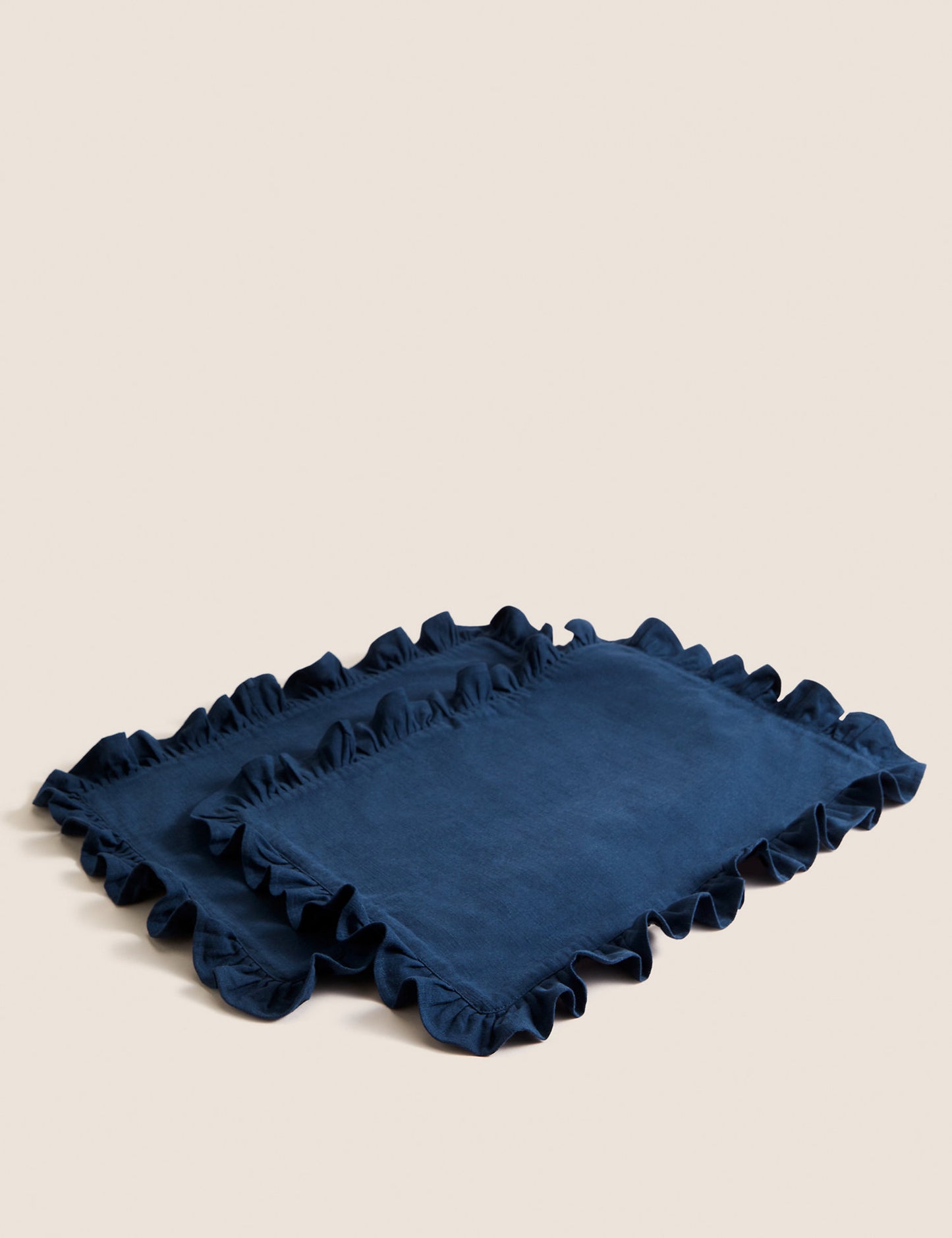 Set of 2 Cotton Ruffle Placemats