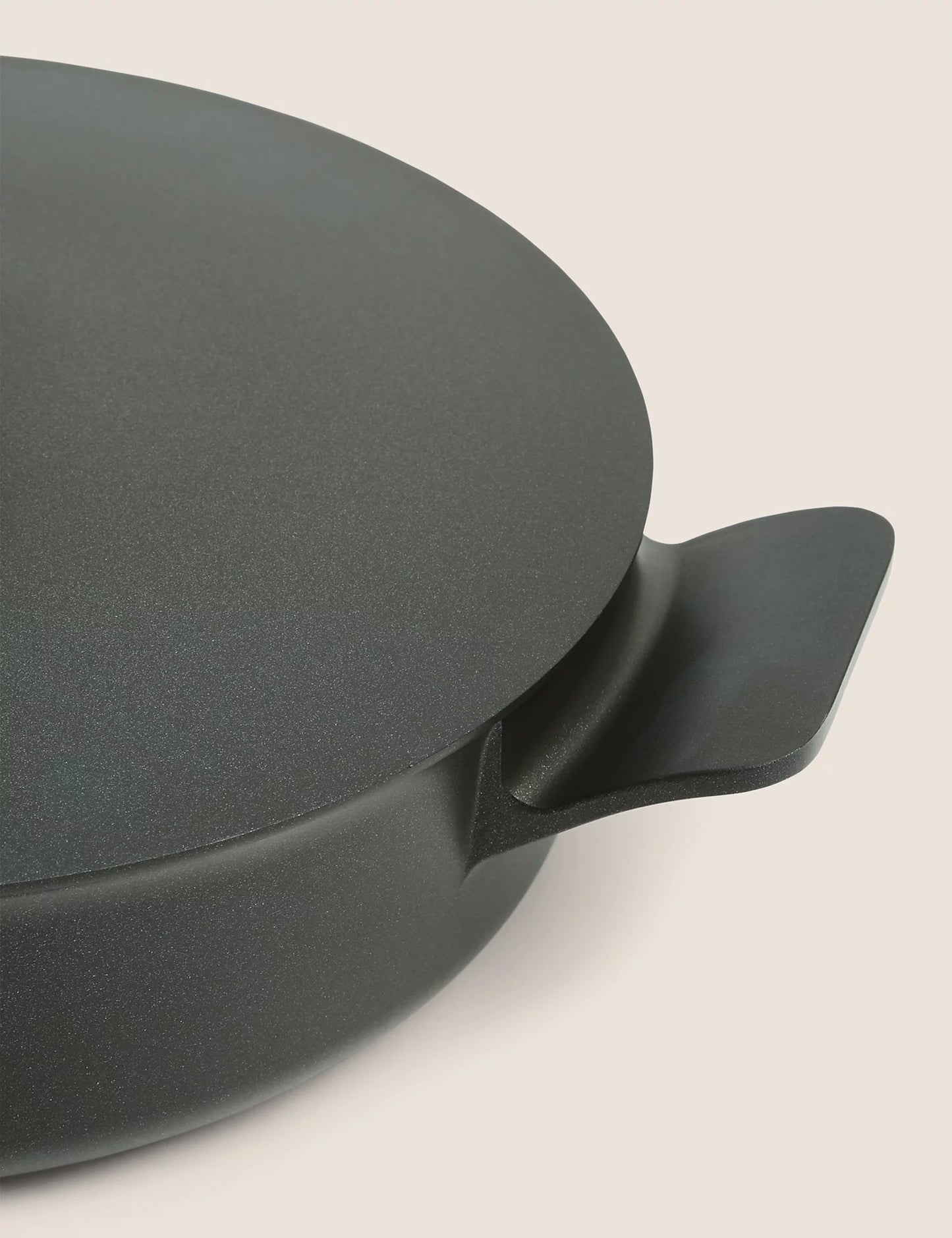 Cast Aluminium 4.5L Casserole Dish