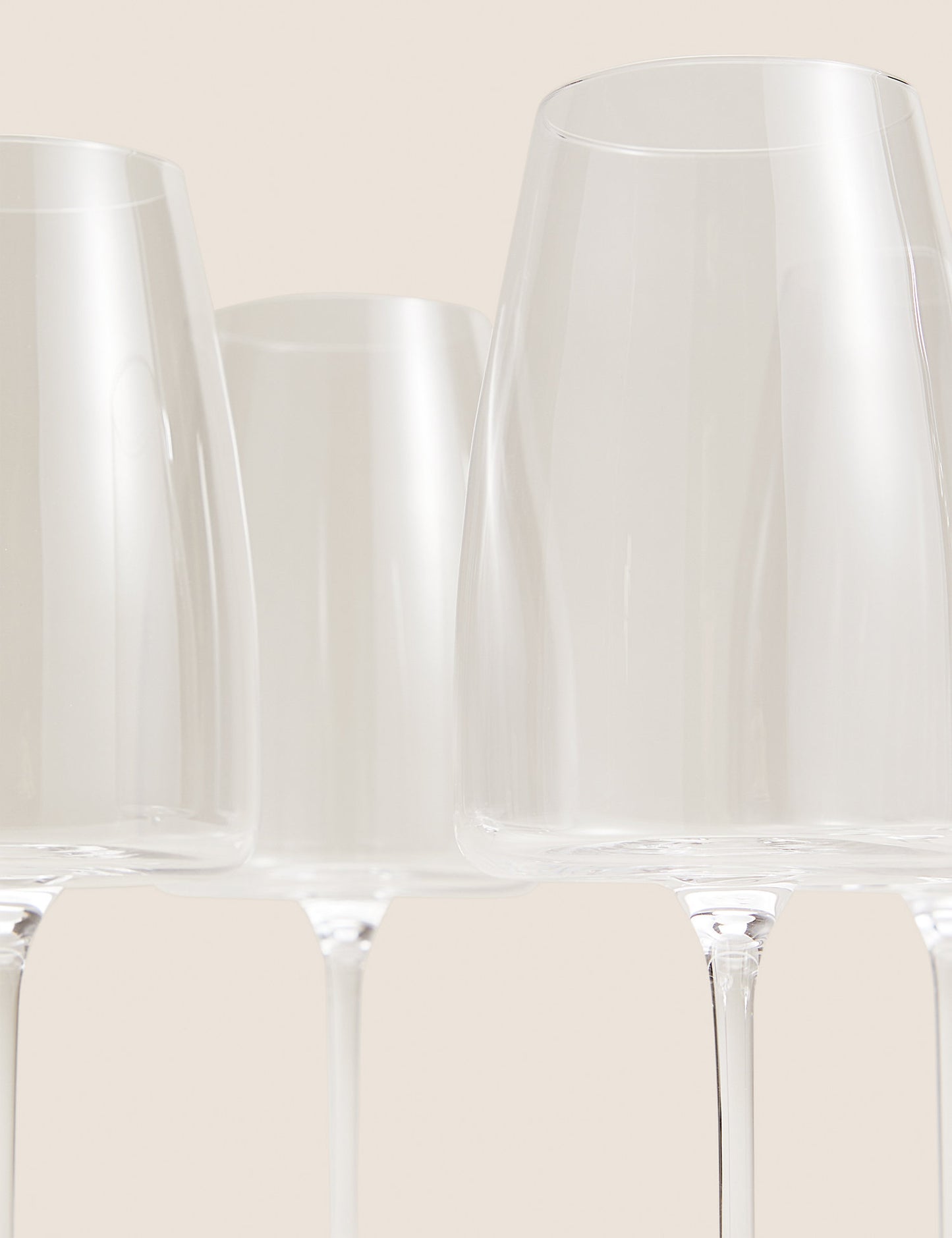 Set of 4 Contemporary White Wine Glasses