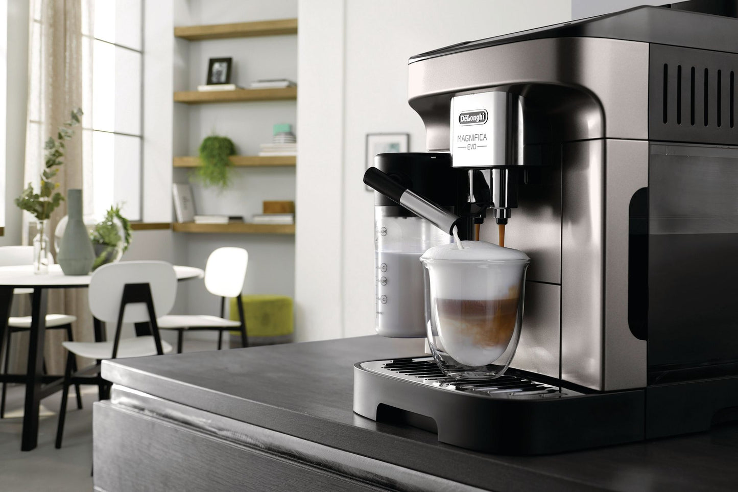 DE'LONGHI  Magnifica Evo Coffee Machine