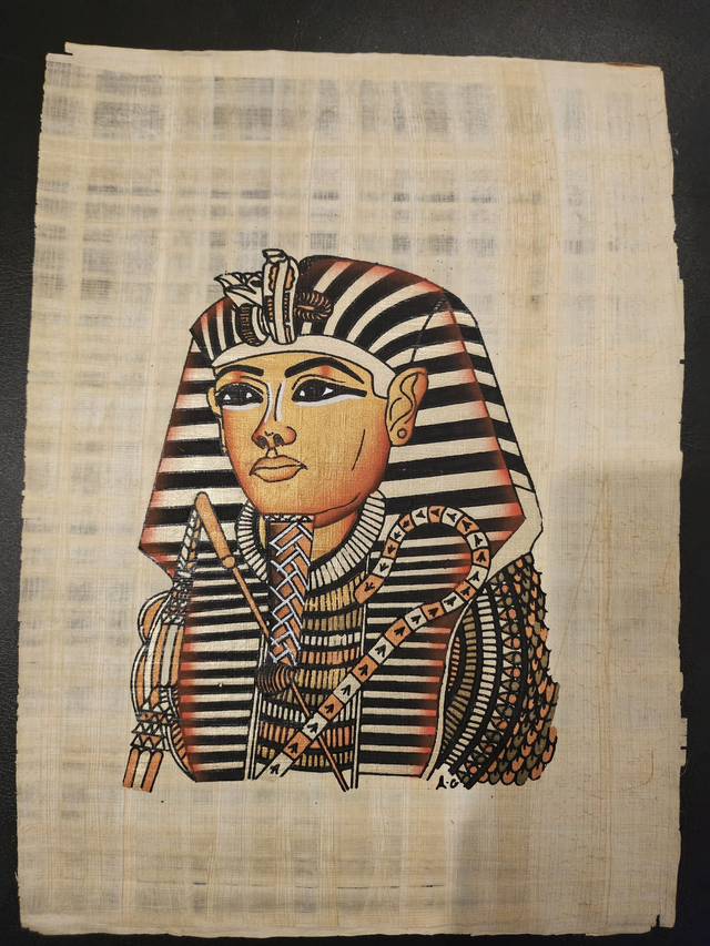 King Tutankhamun Papyrus Art – Handmade Ancient Egyptian Pharaoh Wall Decor Size: 23 × 33 cm