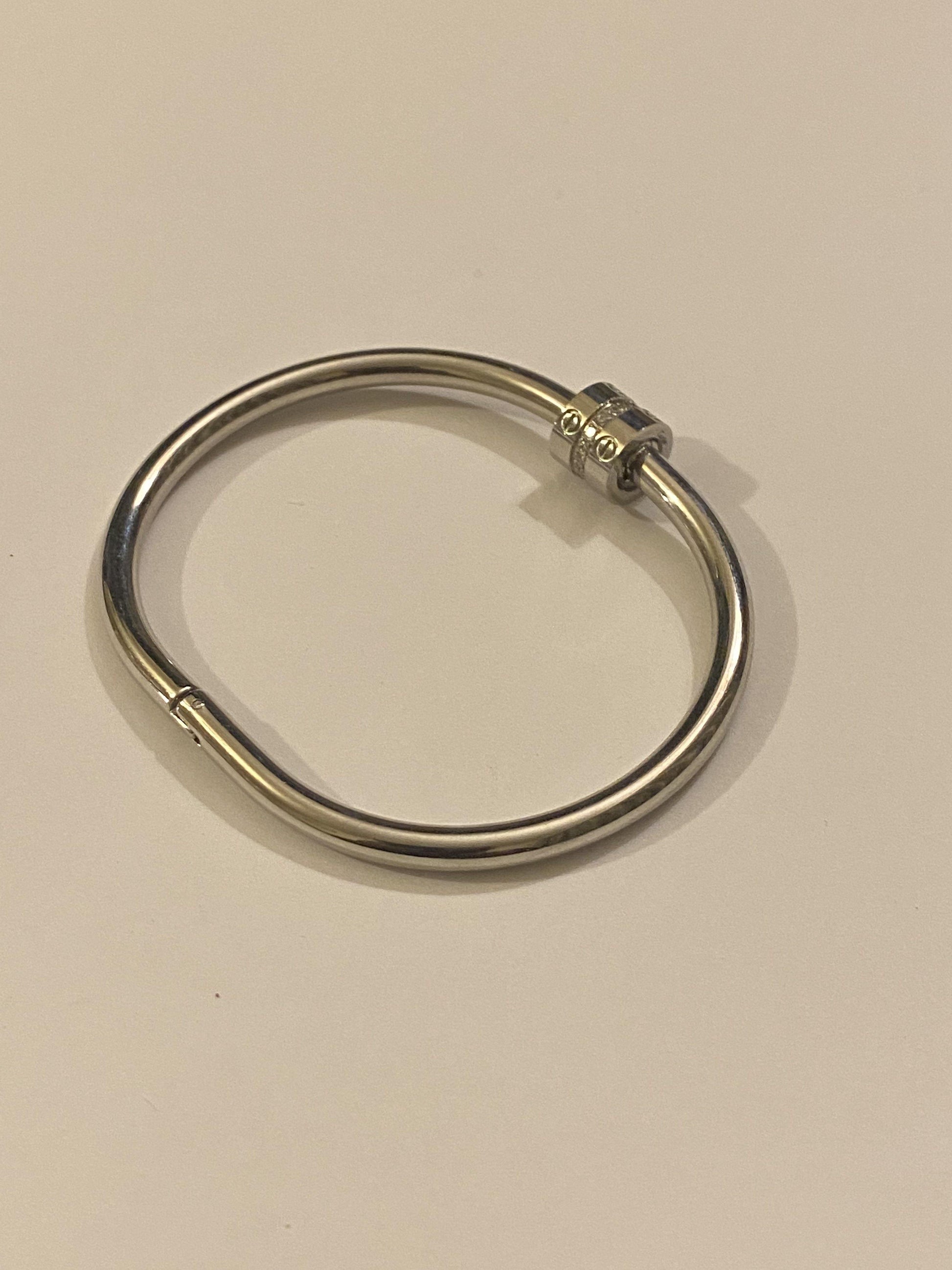 Beautiful stainless steel hand bracelet - Collectionmarket